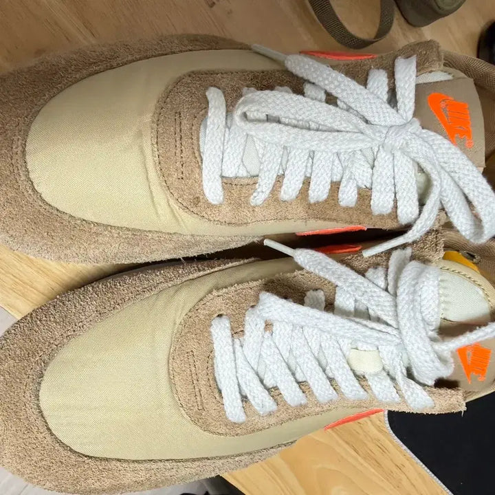 [BUNJANG] Nike Daybreak Beige Orange Sneakers / 나이키 데이브레이크 베이지 오렌지 275