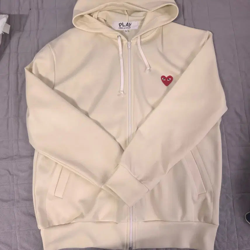 [BUNJANG] Comme des Garçons PLAY Ivory Hoodie Zip-Up / 꼼데가르송 플레이 후드 집업 아이보리