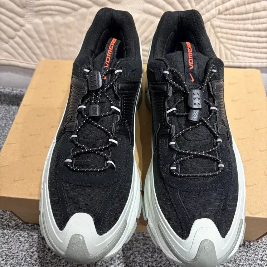 [BUNJANG] Nike Zoom Vomero 5 Black &amp; Silver Running Shoes / 나이키 줌 보메로 롬 블랙&amp;실버 270 275 280