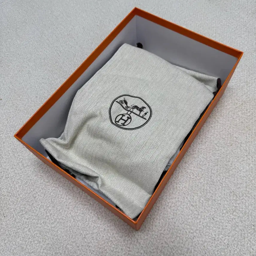 [SOLD OUT] 에르메스 오란 블랙 샌들 풀박스