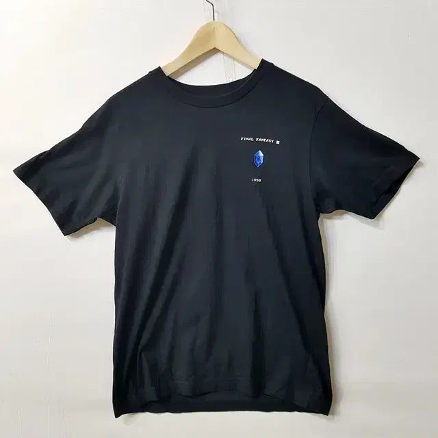 [BUNJANG] Final Fantasy 35th Anniversary Uniqlo T-Shirt Black / 파이널 판타지3 35주년 기념 유니클로 티셔츠 블랙