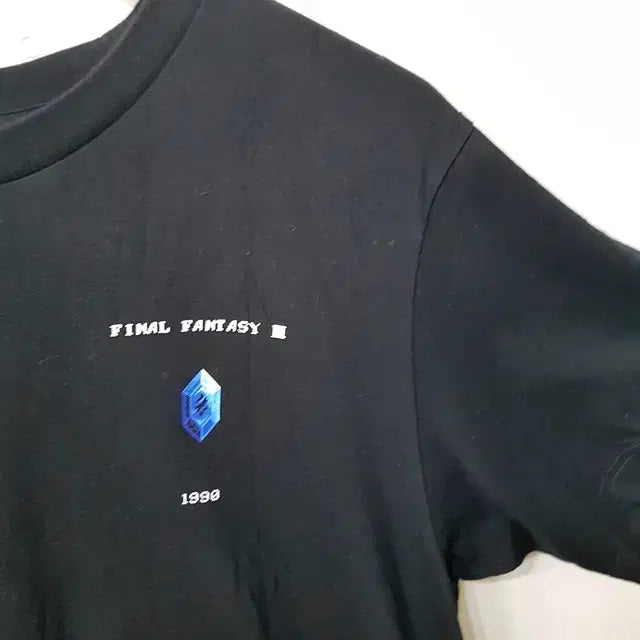 [BUNJANG] Final Fantasy 35th Anniversary Uniqlo T-Shirt Black / 파이널 판타지3 35주년 기념 유니클로 티셔츠 블랙