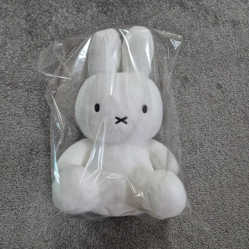 [BUNJANG] Miffy Plush Toy White New / 미피 푹신푹신 인형 화이트 새상품