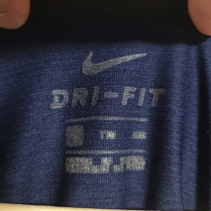 [BUNJANG] Nike Big Swoosh Dri-FIT T-Shirt / (110) NIKE 나이키 빅로고 드라이핏 반팔 티셔츠 스우시