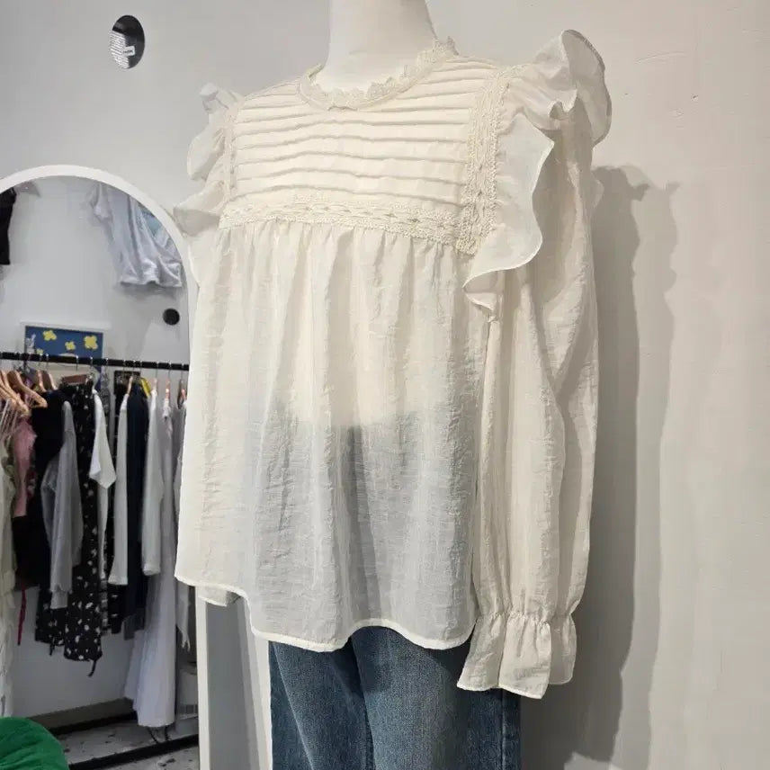 [BUNJANG] Lace Frill Blouse - Ivory / 레이스 프릴 블라우스 아이
