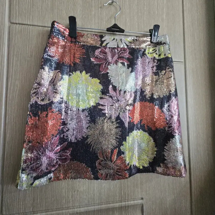 [BUNJANG] ZARA Sequin Flower Pattern Mini Skirt / 자라 스팽글 플라워 패턴 미니스커트