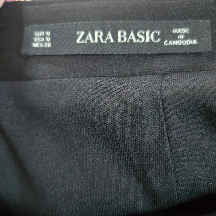 [BUNJANG] ZARA Sequin Flower Pattern Mini Skirt / 자라 스팽글 플라워 패턴 미니스커트