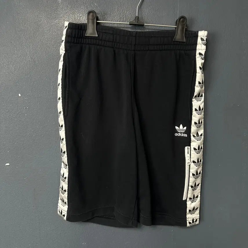 [BUNJANG] Adidas Tape Logo Black Training Shorts XL / XL 아디다스 테이프로고 블랙 트레이닝 반바지