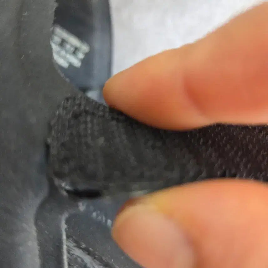 [BUNJANG] New Balance Black Sandals / 뉴발란스 샌들230