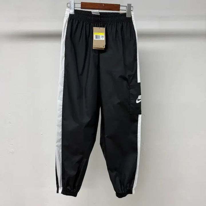 [BUNJANG] Nike Woven Jogger Pants S Black White / 새상품) 나이키 우븐 조거팬츠 S 블랙 화이트 트레이닝팬츠 Js53