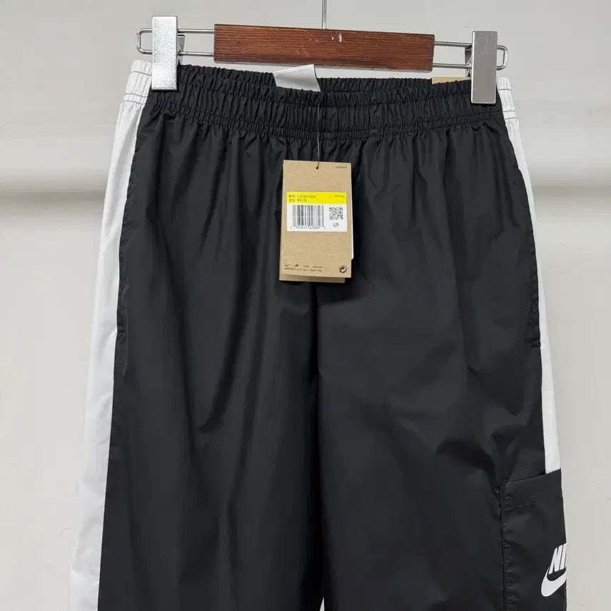 [BUNJANG] Nike Woven Jogger Pants S Black White / 새상품) 나이키 우븐 조거팬츠 S 블랙 화이트 트레이닝팬츠 Js53
