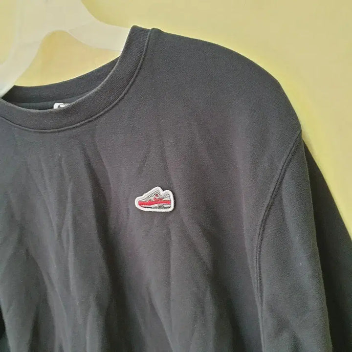 [BUNJANG] Nike Sneakers Embroidered Sweatshirt (L) / [ L ] 나이키 스니커즈 자수 맨투맨