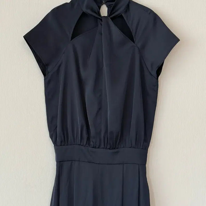 [BUNJANG] Deep Navy Satin Jumpsuit / 새제품  진네이비 세틴 점프수트