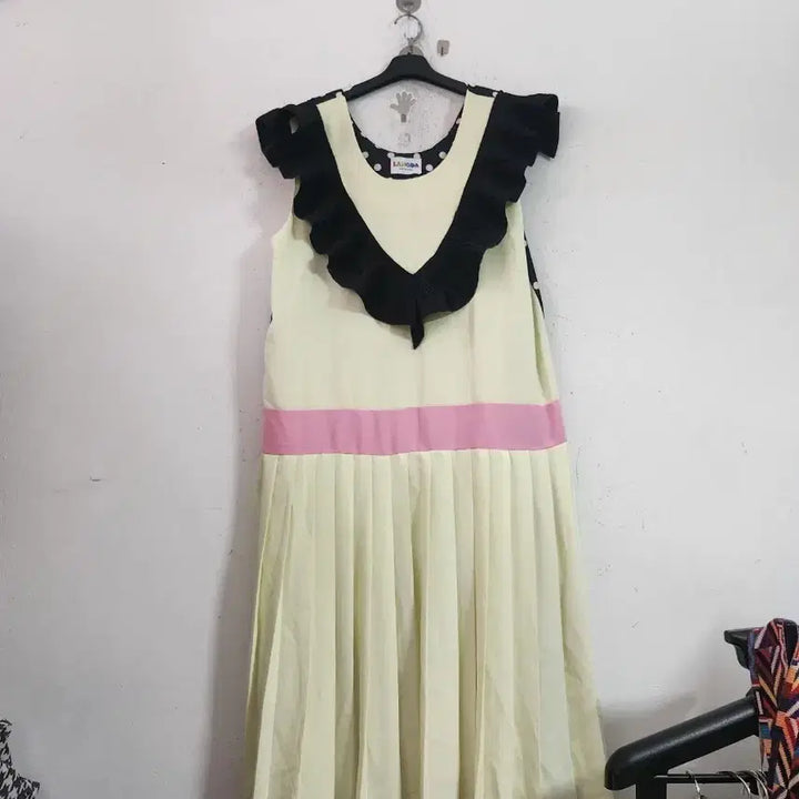 [BUNJANG] LAIBDA Frill Yellow Pleated Dress / LAIBDA 프릴 옐로우 플리츠 원피스