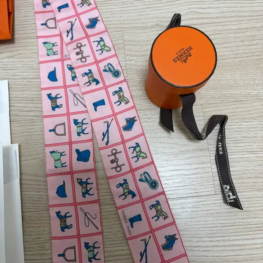 [BUNJANG] Hermes Twilly Silk Scarf / 에르메스 트윌리 새상품