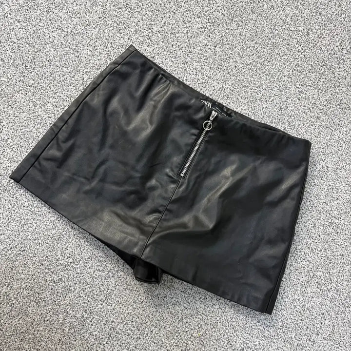 [BUNJANG] Zara Faux Leather Skirt Pants / 26 자라 인조가죽 치마 바지 스커트 0506J