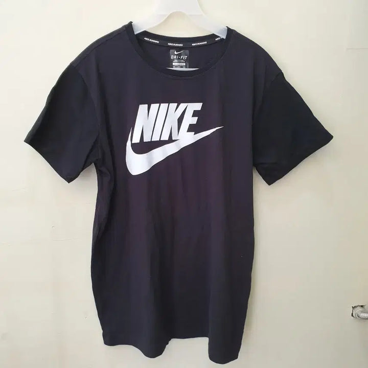 [BUNJANG] Nike Big Swoosh Dri-FIT T-Shirt 2XL / [ 2XL ] 나이키 빅로고 드라이핏 반팔티