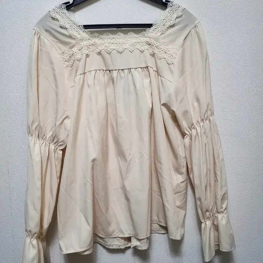 [BUNJANG] Byeolha Lace Puff Sleeve Blouse - Ivory / 51306/레이스 블라우스 아이보리 퍼프 소매/별하