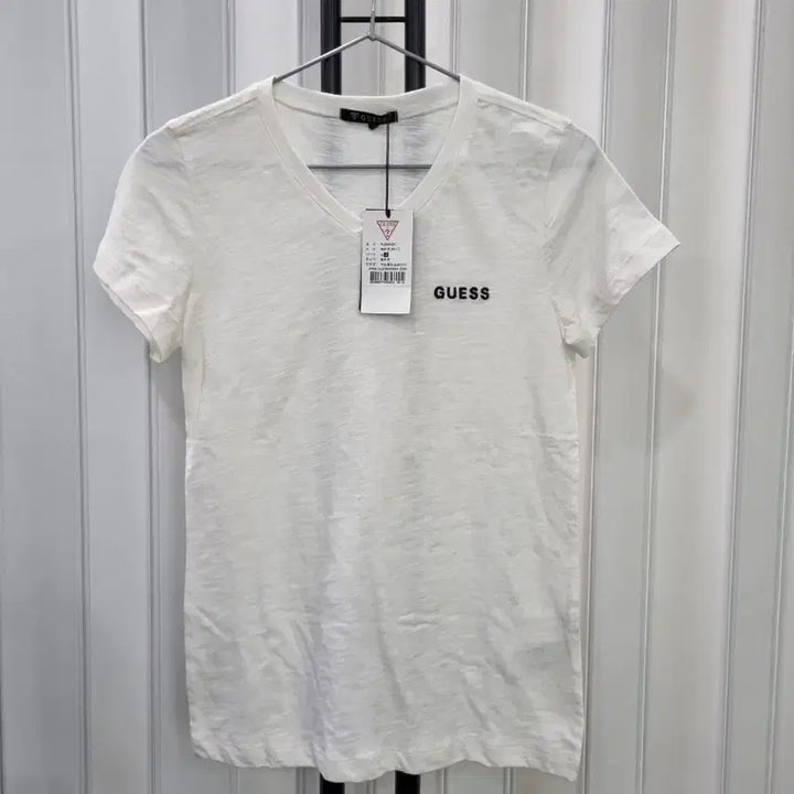[SOLD OUT] 게스 새상품 화이트 V넥 반팔 티셔츠
