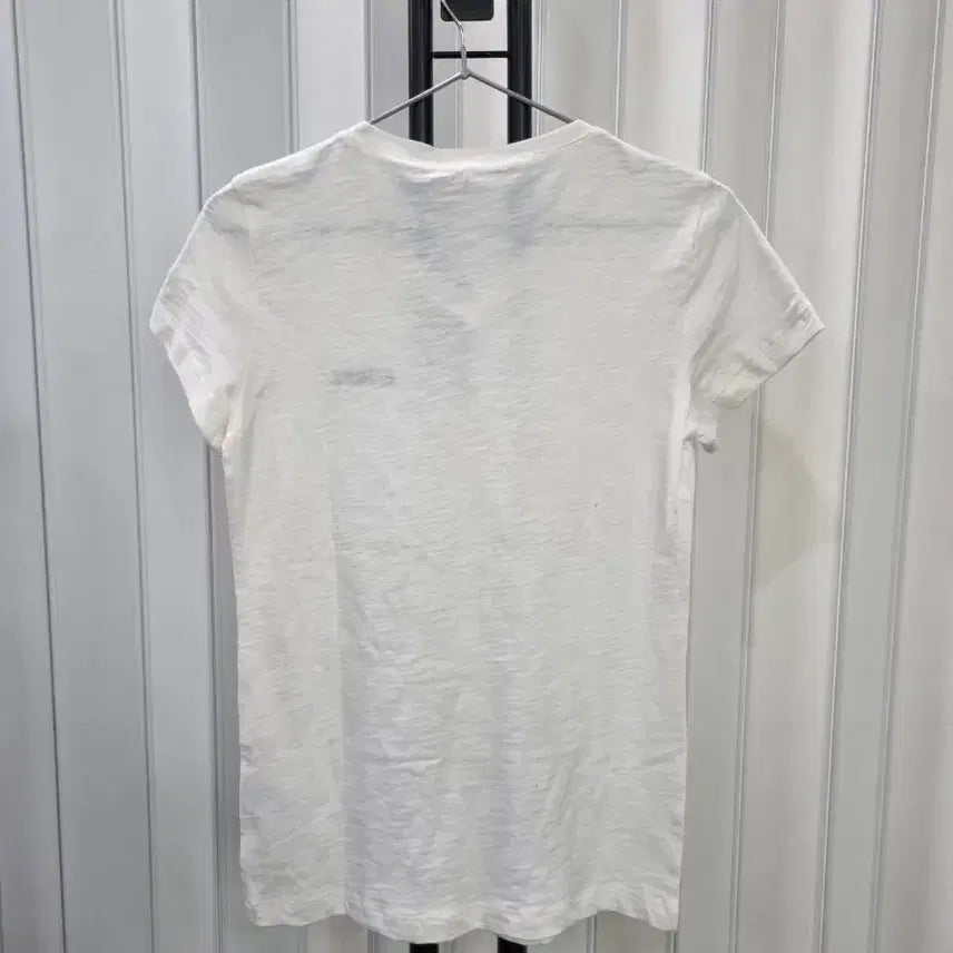 [SOLD OUT] 게스 새상품 화이트 V넥 반팔 티셔츠