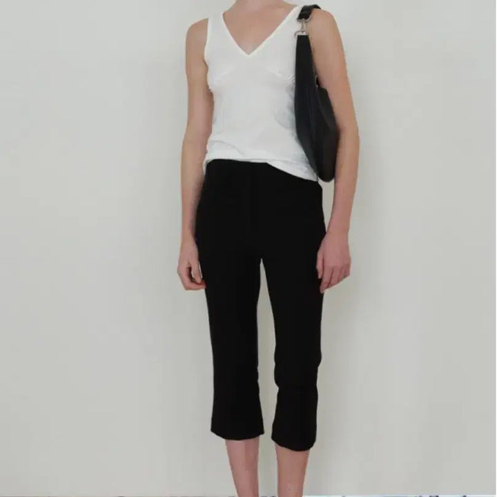 [BUNJANG] Artto Maren Capri Trousers / 아르토 마렌 카프리 팬츠 Artto Maren Capri Trousers