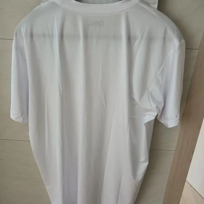 [BUNJANG] National Geographic White Short-Sleeve T-Shirt L / 내셔널지오그래픽 흰색 반팔 티셔츠 L 새상품