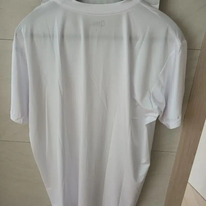 [BUNJANG] National Geographic White Short-Sleeve T-Shirt L / 내셔널지오그래픽 흰색 반팔 티셔츠 L 새상품