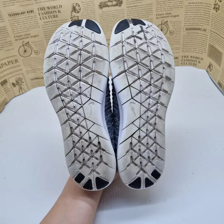 [BUNJANG] Nike Free RN Flyknit Running Shoes (245mm) / 나이키 프리 RN 플라이니트 런닝화 245