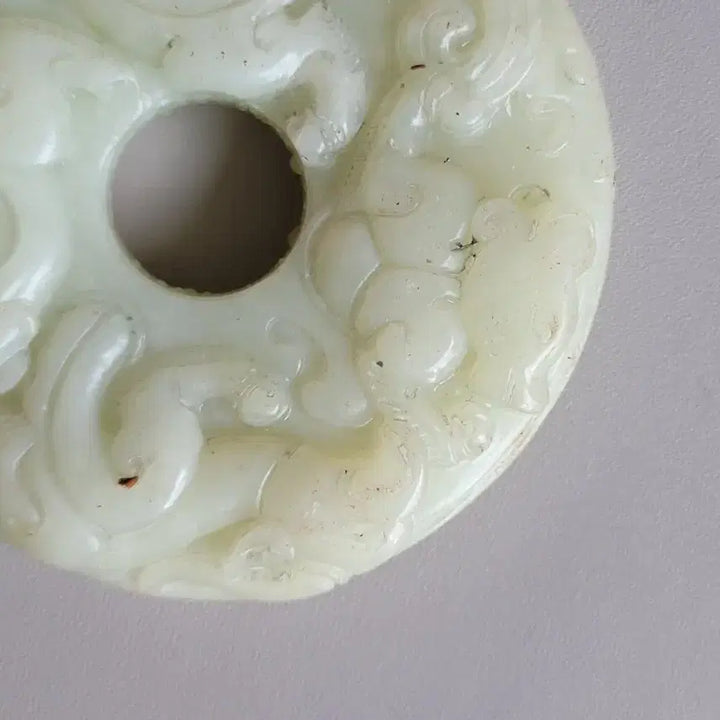 [BUNJANG] Carved Jade Pendant with Auspicious Beasts Motif / 서수문양 옥패 옥조각