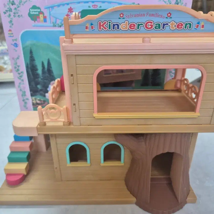[BUNJANG] Sylvanian Families Old Kindergarten Playset with Toilet and Slide / 실바니안 킨더가든 올드 유치원(덤 화장실, 미끄럼틀)