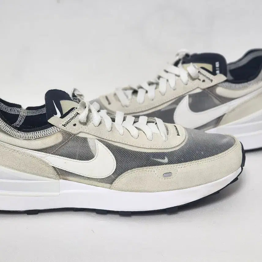 [BUNJANG] Nike Waffle One DA7995-100 White/Black Sneakers 275mm / 나이키 와플 원 DA7995-100 화이트/블랙 운동화 275mm