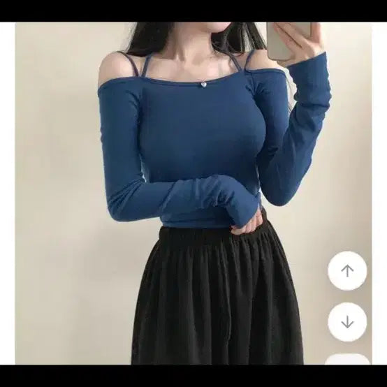 [BUNJANG] Off-Shoulder Long Sleeve Cropped T-Shirt / 몸매보정 끈나시 오프숄더 긴팔 크롭 티셔츠