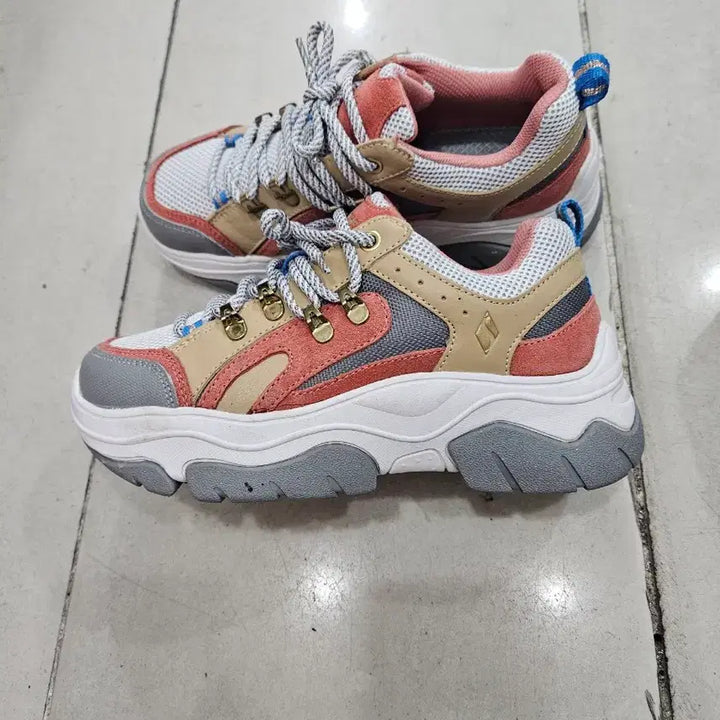[BUNJANG] Height Increasing Sneakers (2 Pairs) / 키높이운동화2켤레(235)