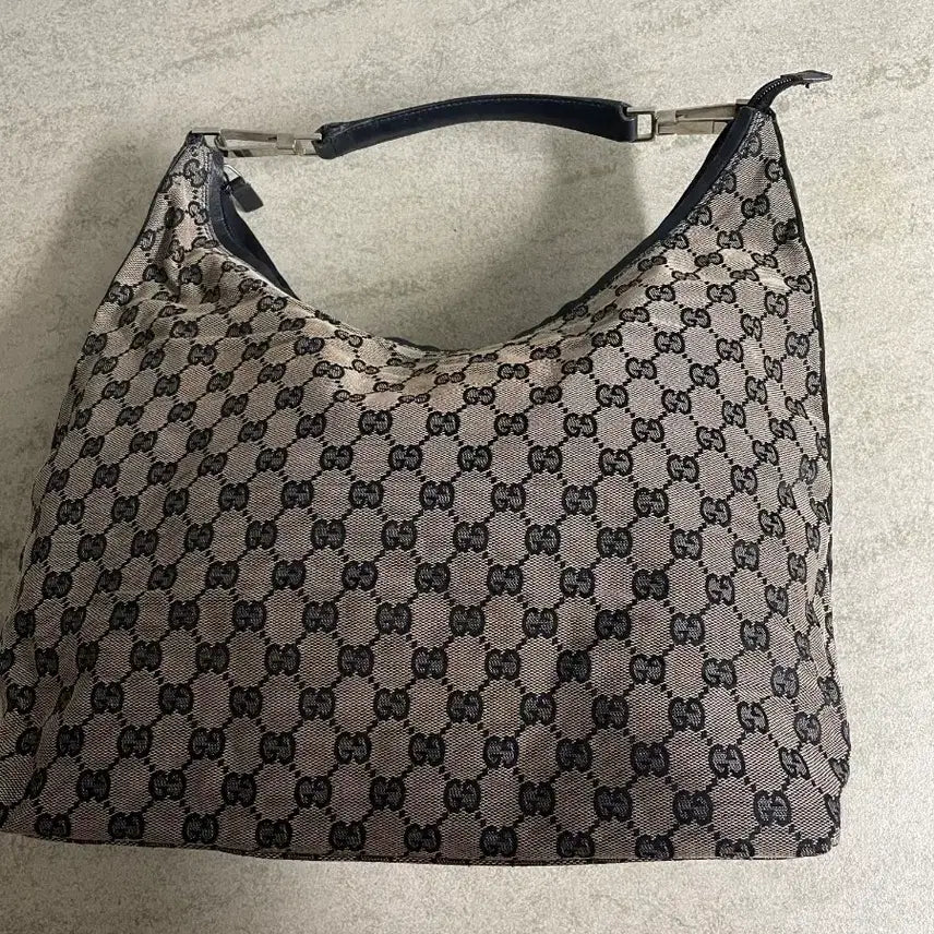 [BUNJANG] Gucci GG Logo Shoulder Bag / 구찌 GG 로고 숄더백 ㅡ오늘만 득템가!