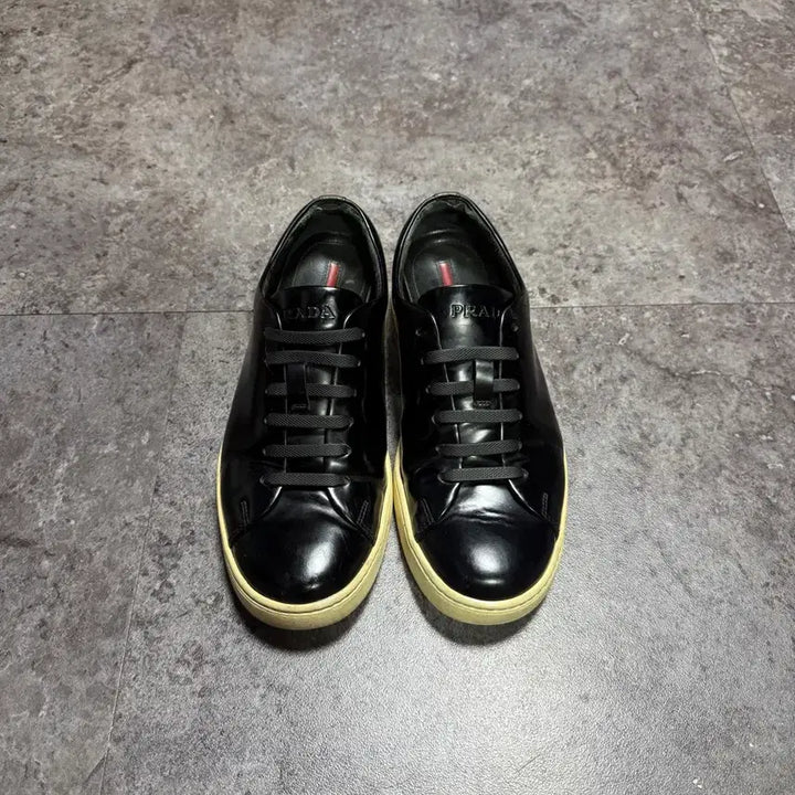 [BUNJANG] Prada Linea Rossa Sneakers / 프라다 리네아로사 스니커즈 255