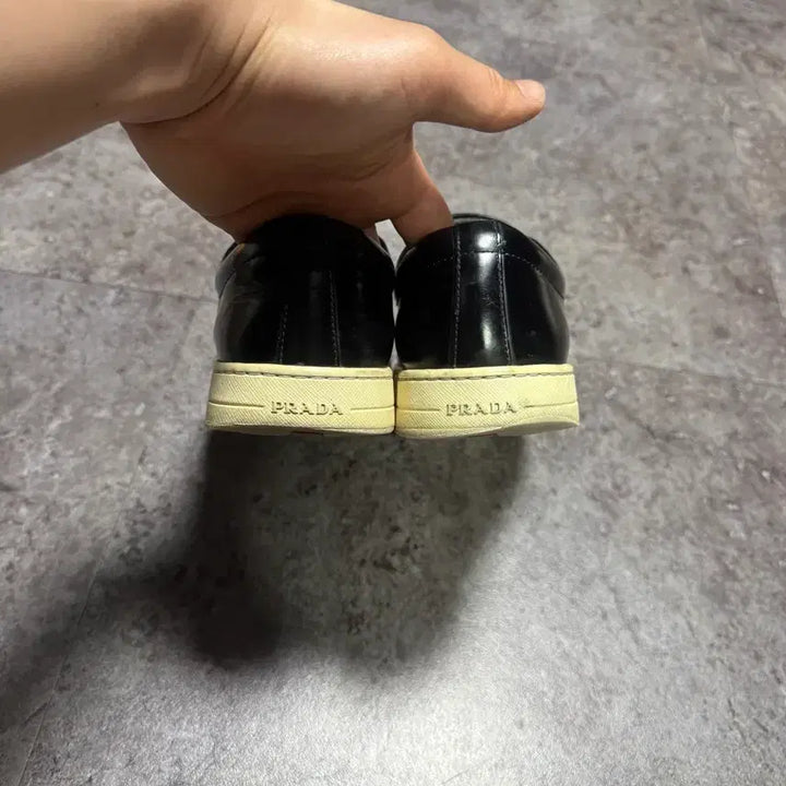 [BUNJANG] Prada Linea Rossa Sneakers / 프라다 리네아로사 스니커즈 255