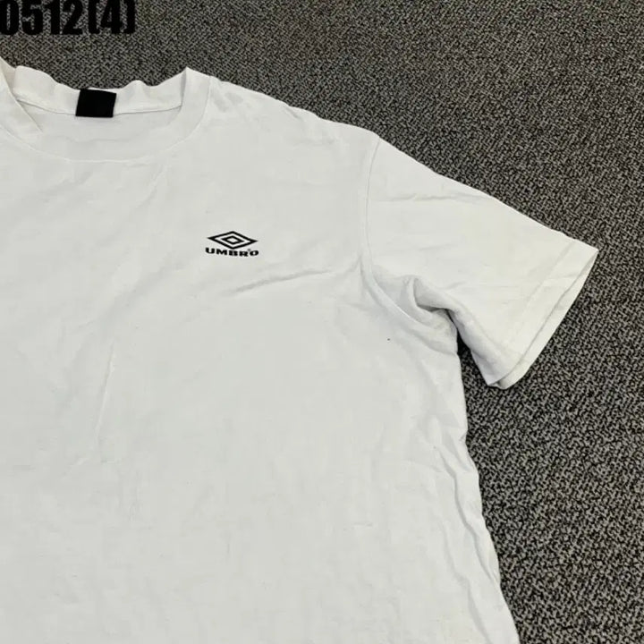 [BUNJANG] Umbro White Short-Sleeve T-Shirt / 엄브로 화이트 반팔 티셔츠 105 | 0512