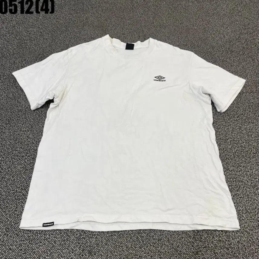 [BUNJANG] Umbro White Short-Sleeve T-Shirt / 엄브로 화이트 반팔 티셔츠 105 | 0512