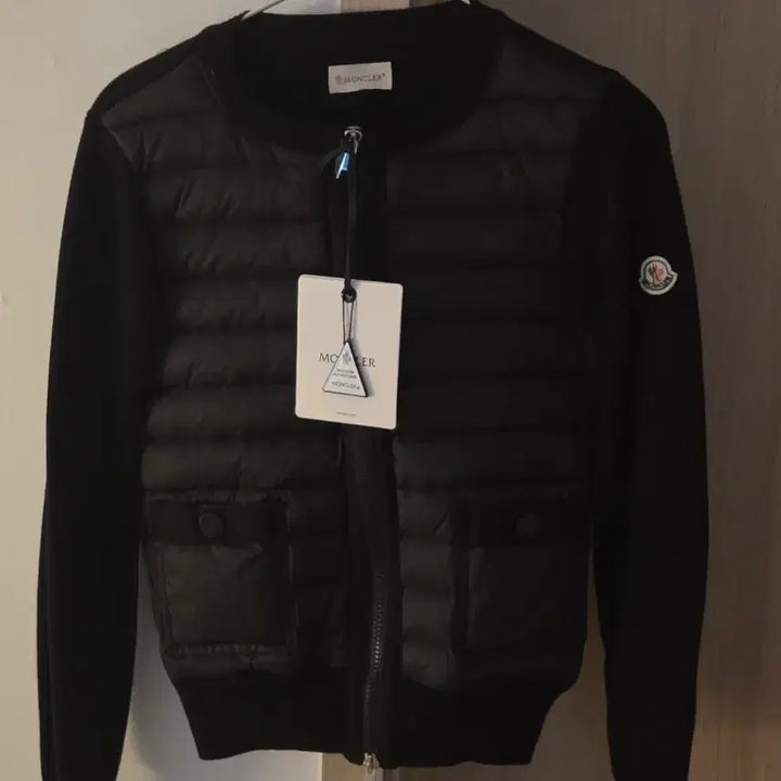 [SOLD OUT] 몽클레어 블랙 여성 패딩  니트 가디건 새상품