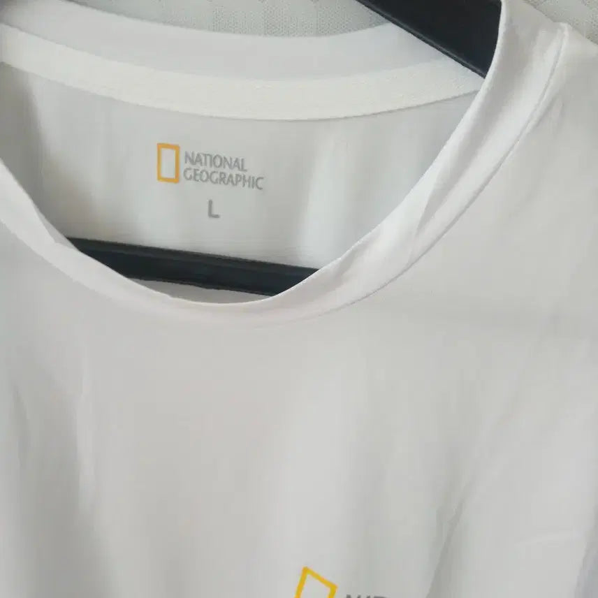 [BUNJANG] National Geographic White Short-Sleeve T-Shirt (L) / 내셔널지오그래픽 흰색 반팔 티셔츠 L 새상품