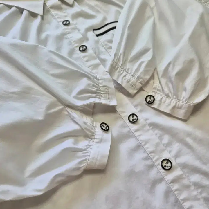 [BUNJANG] Devastate White Balloon Sleeve Embroidered Shirt Blouse / 데바스테 화이트 벌룬 소매 자수 셔츠 블라우스 F