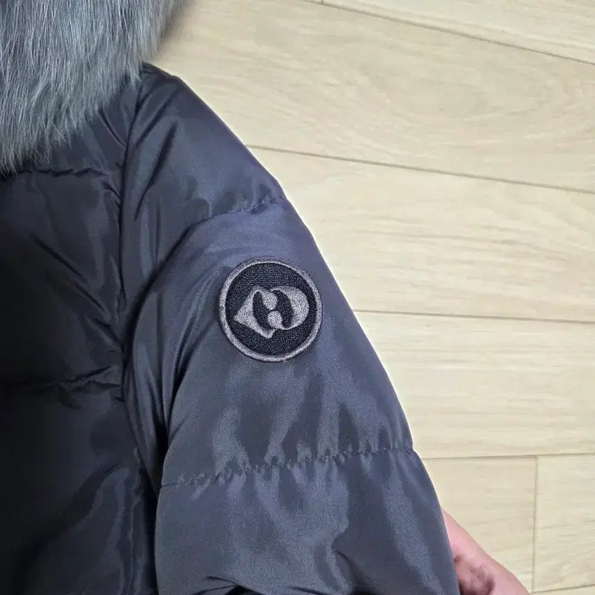 [SOLD OUT] 럭키슈에뜨 롱패딩 팔아요.(36)