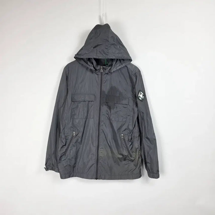 [BUNJANG] Disney Grey Lightweight Windbreaker Jumper (Size 105) / 디즈니 그레이 후드 경량 바람막이 점퍼 남 105. 0512
