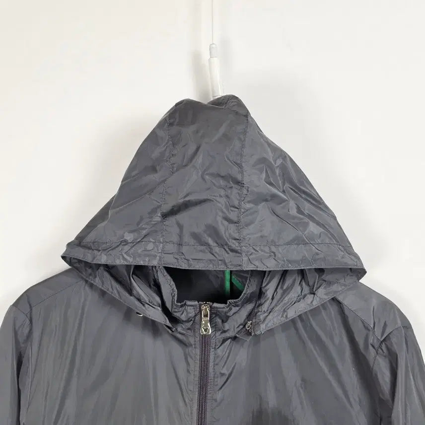 [BUNJANG] Disney Grey Lightweight Windbreaker Jumper (Size 105) / 디즈니 그레이 후드 경량 바람막이 점퍼 남 105. 0512