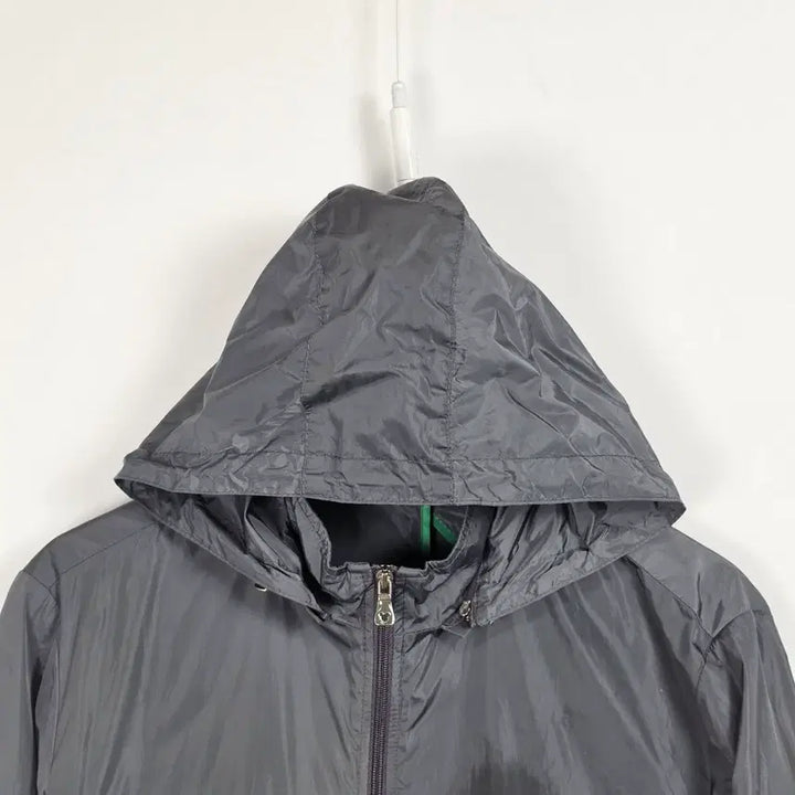 [BUNJANG] Disney Grey Lightweight Windbreaker Jumper (Size 105) / 디즈니 그레이 후드 경량 바람막이 점퍼 남 105. 0512
