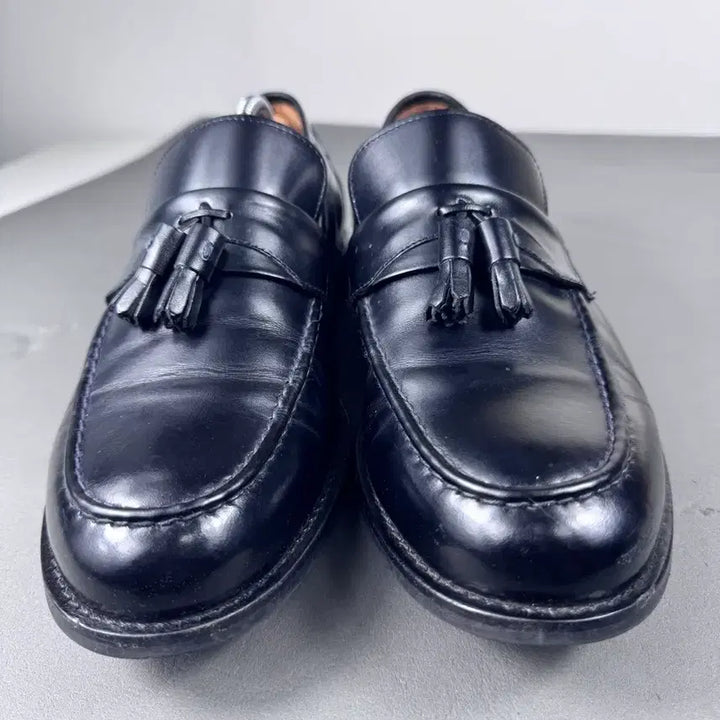 [BUNJANG] Black Leather Tassel Loafers / 블랙 테슬 로퍼 260