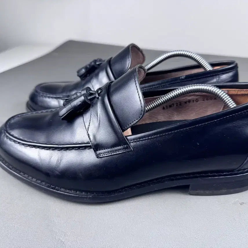 [BUNJANG] Black Leather Tassel Loafers / 블랙 테슬 로퍼 260