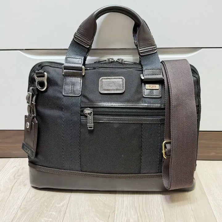 [BUNJANG] Tumi Alpha Bravo Earle Compact Brief (222610HK2) Nylon &amp; Leather Bag / 투미(TUMI) 알파 브라보 얼 콤팩트 브리프(222610HK2)
