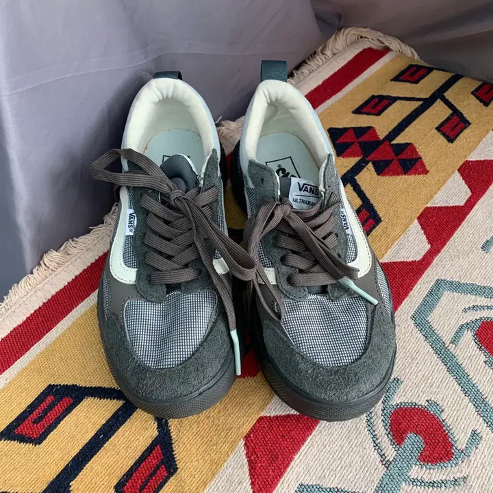 [BUNJANG] Vans Ultrarange Neo VR3 Sneakers / 255 반스 울트라 레인지 네오 VR3 스니커즈 운동화
