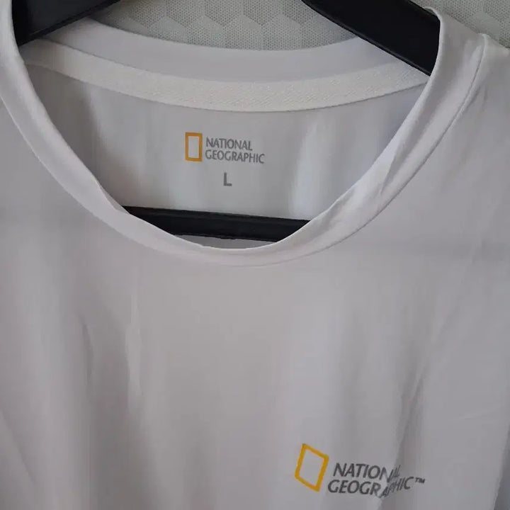 [BUNJANG] National Geographic Short Sleeve T-Shirt (Size L) / 내셔널지오그래픽  반팔  L 새상품